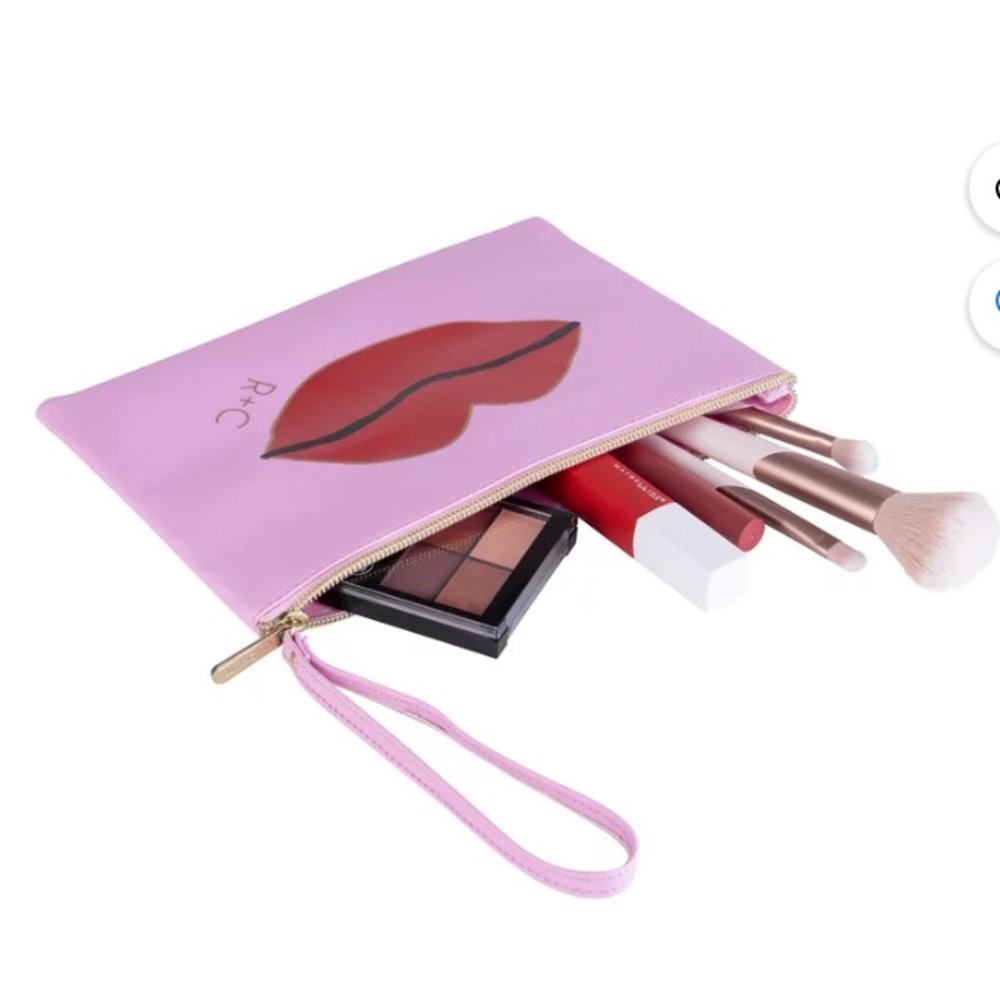 NWT Ruby and cash glitter lips flat pouch.